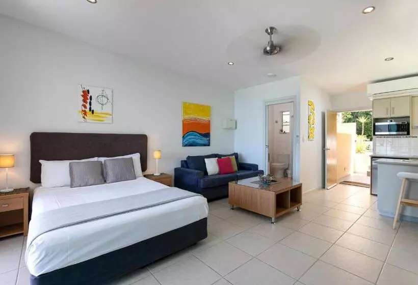 בית מלון כפרי Waterview Airlie Beach