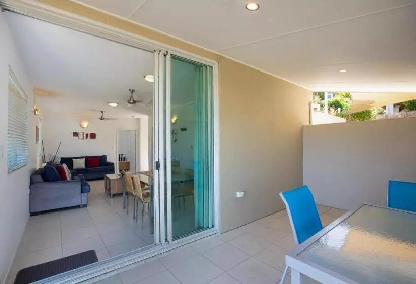 בית מלון כפרי Waterview Airlie Beach