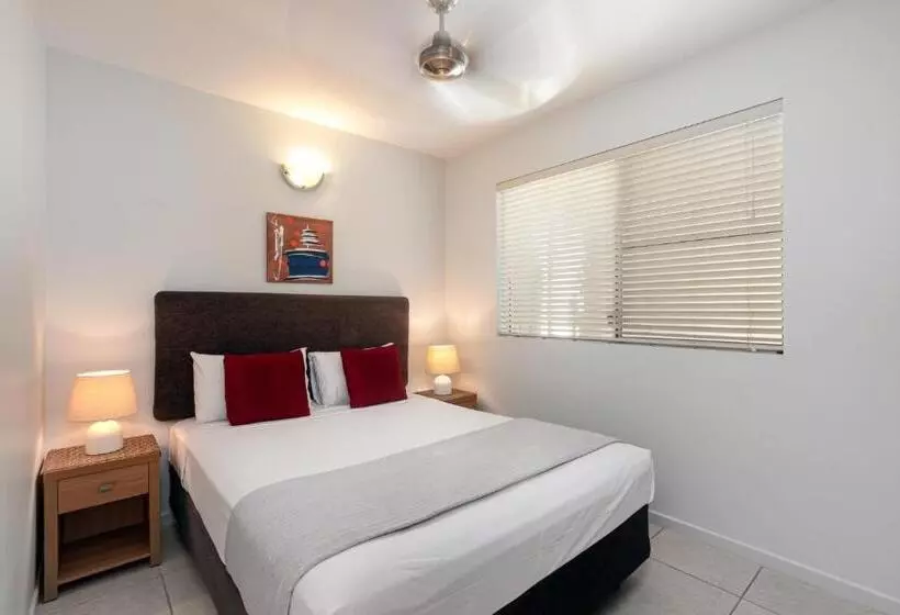 בית מלון כפרי Waterview Airlie Beach