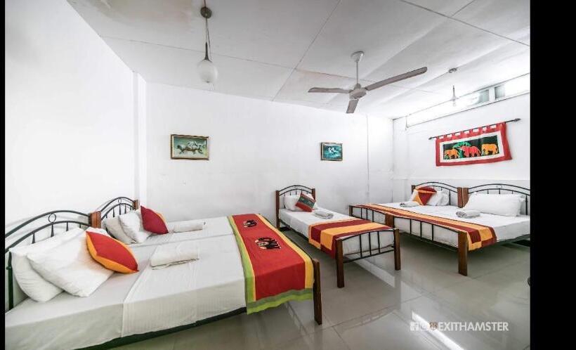 Panzió Charlton Kandy City Rest