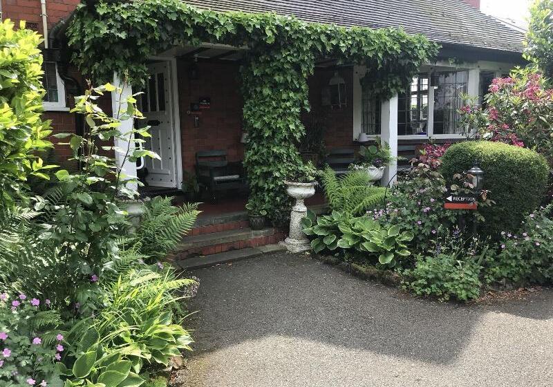 فندق Barons Court