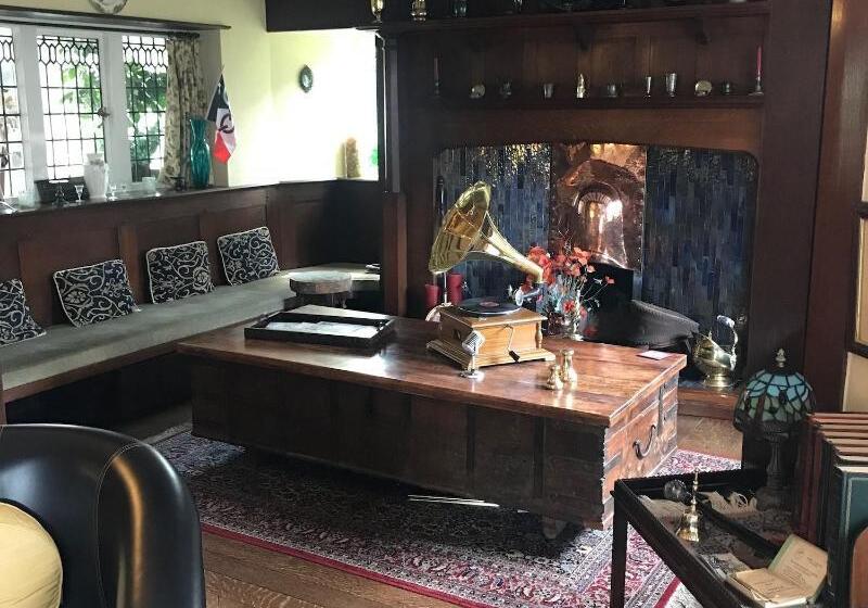 فندق Barons Court