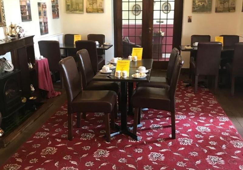 فندق Barons Court