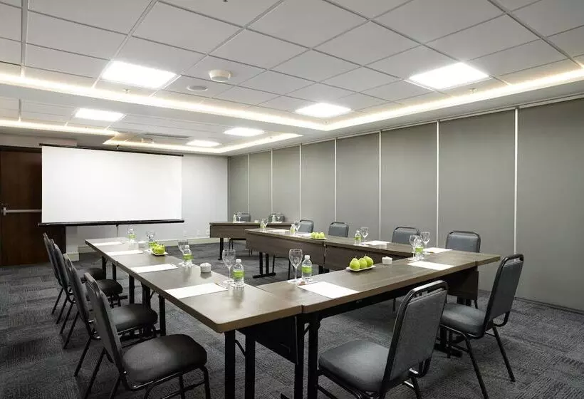 Hotelli City Express Rio de Janeiro Barra da Tijuca