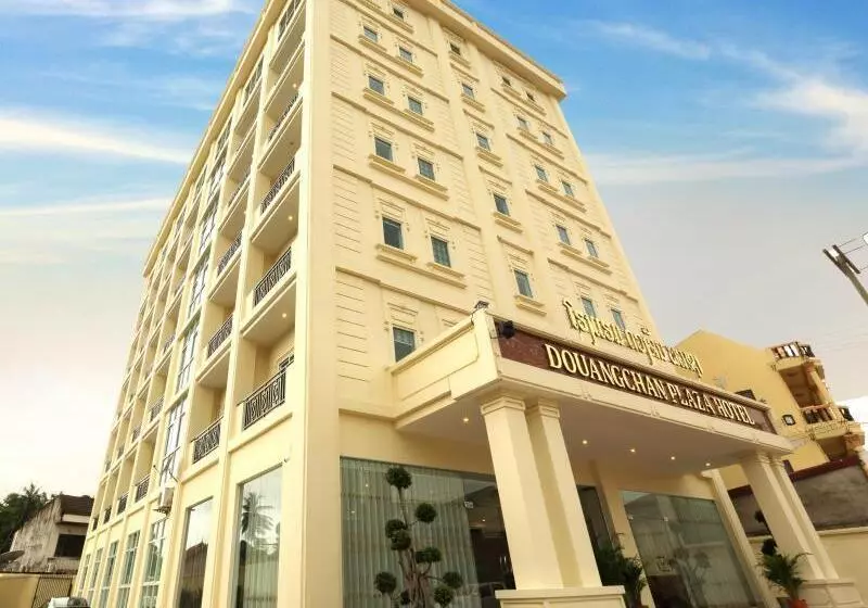 בית מלון כפרי Douangchan Plaza