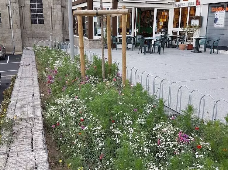 هتل Hôtel   Restaurant   Brasserie Saint Germain