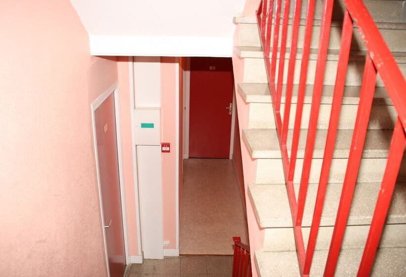 Отель Hôtel   Restaurant   Brasserie Saint Germain