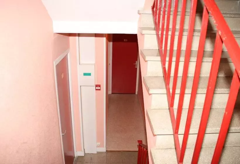 هتل Hôtel   Restaurant   Brasserie Saint Germain