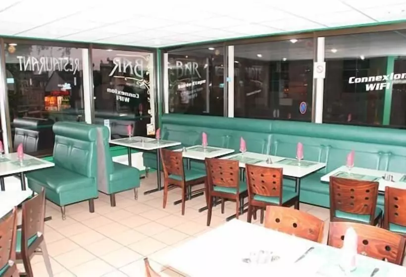 هتل Hôtel   Restaurant   Brasserie Saint Germain