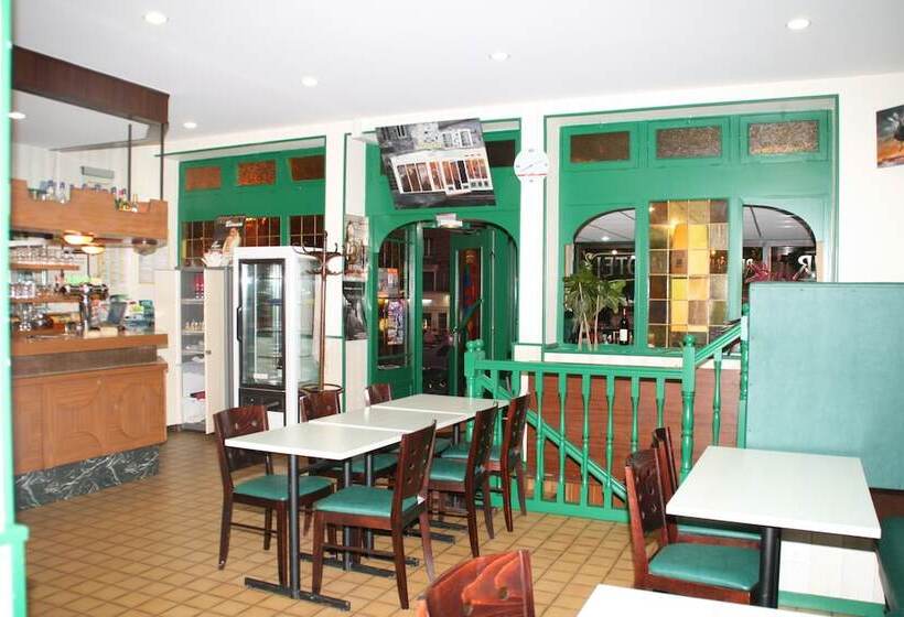 Отель Hôtel   Restaurant   Brasserie Saint Germain