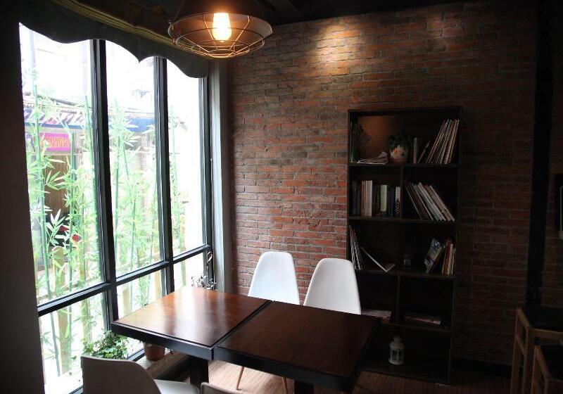 호텔 Shanghai Fish Inn East Nanjing Road