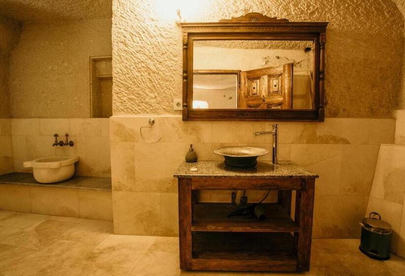 فندق Village Cave House