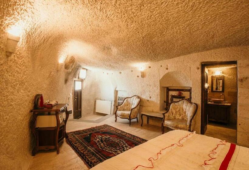 فندق Village Cave House