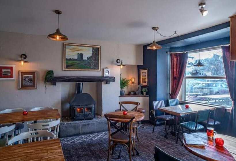 ホテル The Black Swan