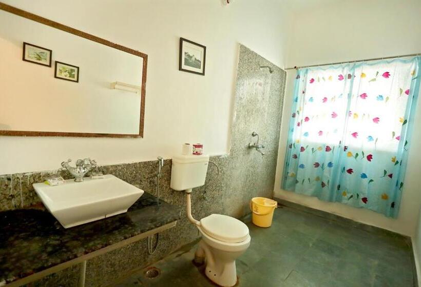 Lomakeskus Pangarh Lake Retreat