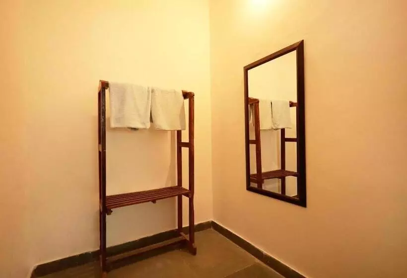 Lomakeskus Pangarh Lake Retreat