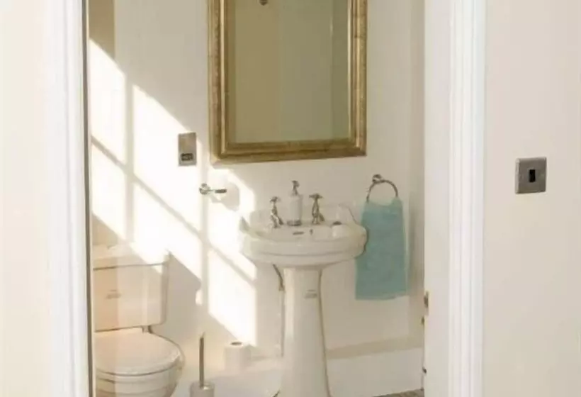 Bed and Breakfast The Lions