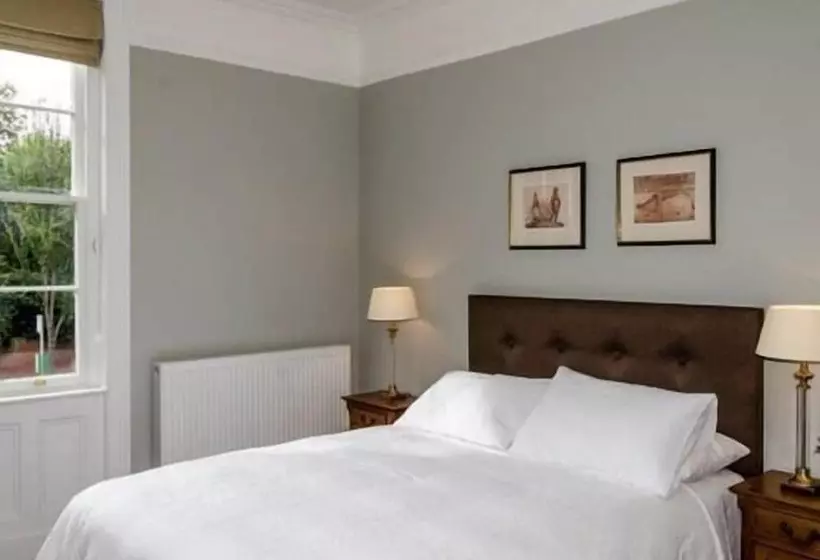 Bed and Breakfast The Lions