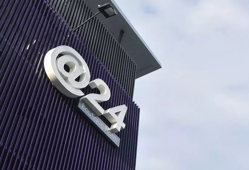 هتل At 24 Boutique