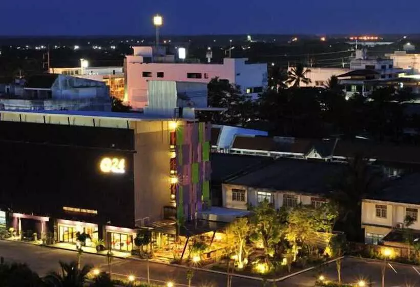 هتل At 24 Boutique