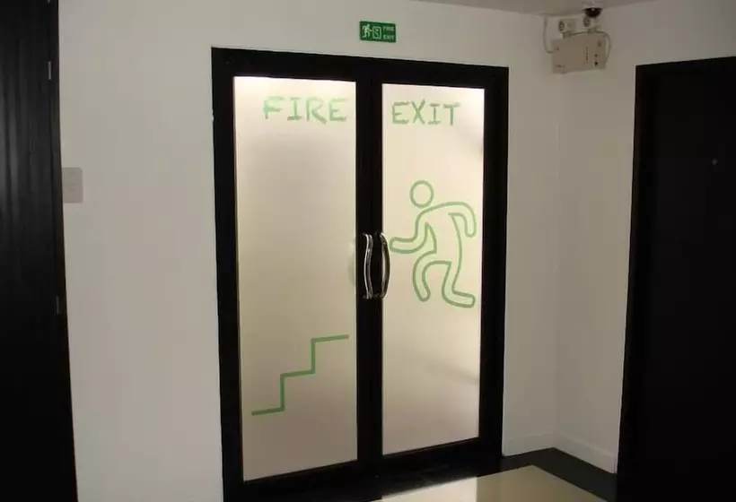 هتل At 24 Boutique