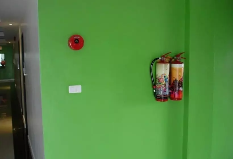 هتل At 24 Boutique