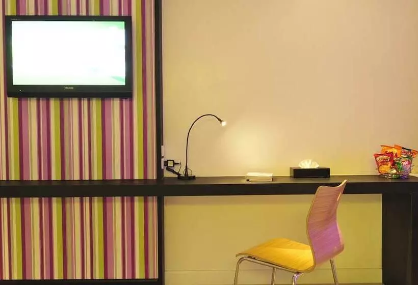 هتل At 24 Boutique