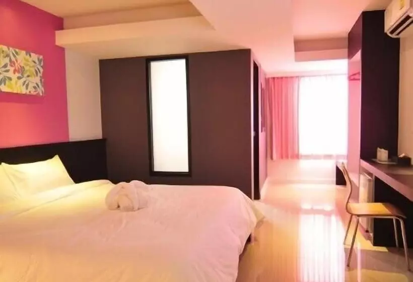 هتل At 24 Boutique