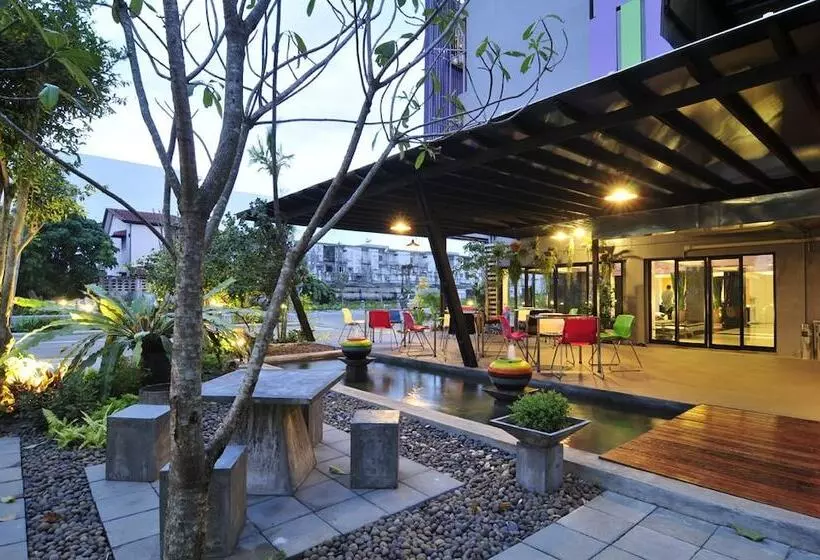 هتل At 24 Boutique