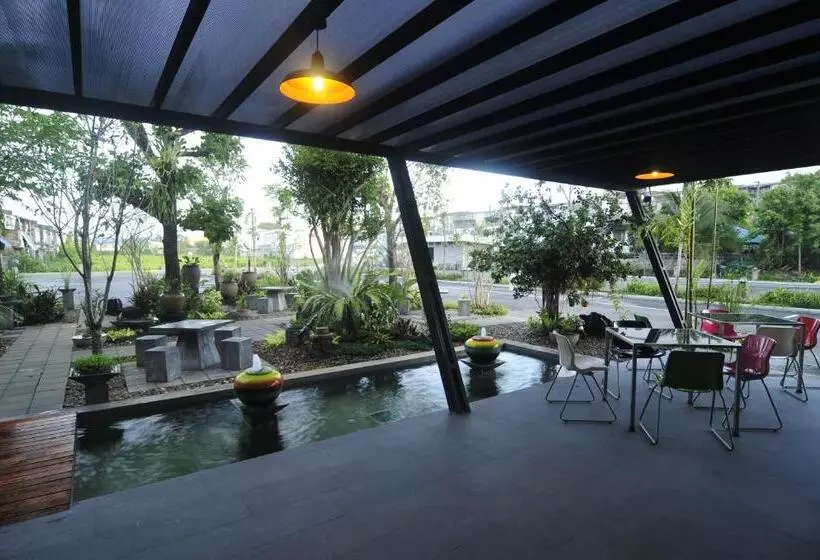 هتل At 24 Boutique