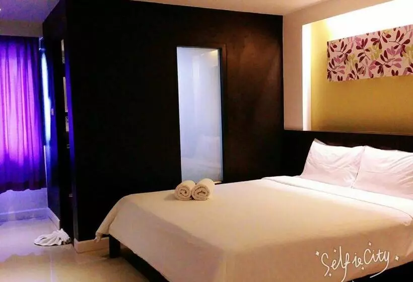 هتل At 24 Boutique