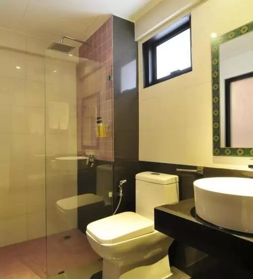 هتل At 24 Boutique