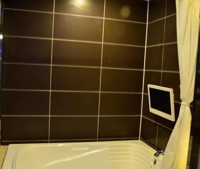 בית מלון כפרי Asia