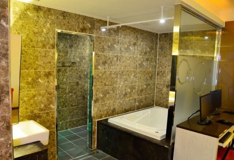 בית מלון כפרי Asia