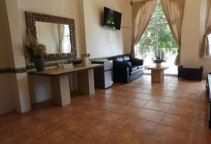 هتل Jardin De La Abundancia