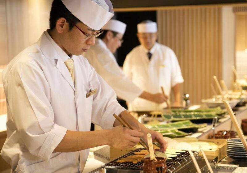 Hotelli Kobe Minato Onsen Ren