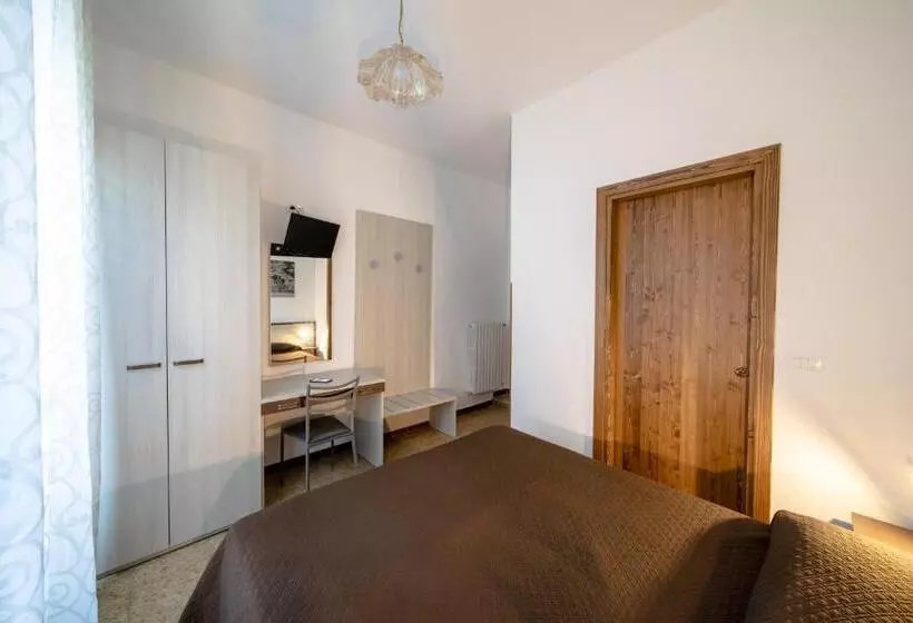 هتل La Belle Epoque