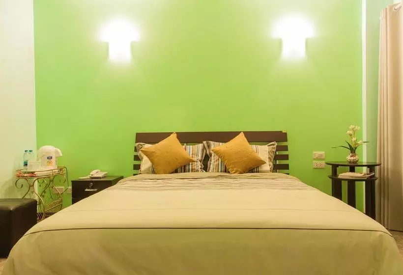 Hotel Nam Talay Resort