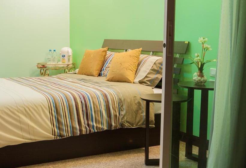 בית מלון כפרי Nam Talay Resort