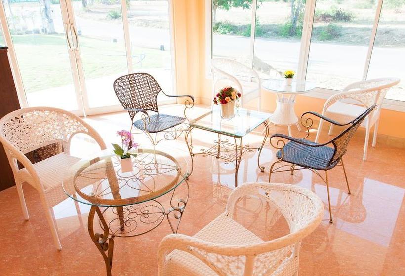 בית מלון כפרי Nam Talay Resort