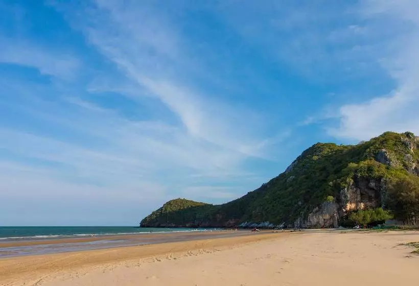 Hotel Nam Talay Resort