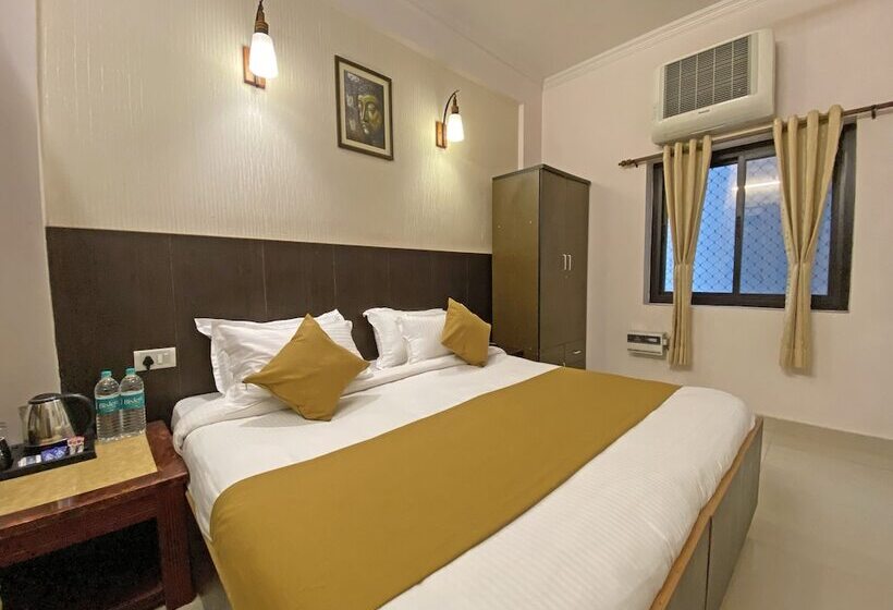 Hotel Nirvana Palace