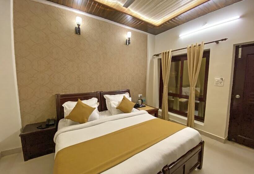 Hotel Nirvana Palace