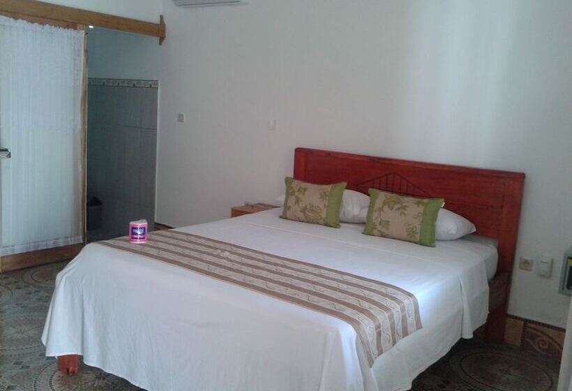 호텔 Putri Homestay