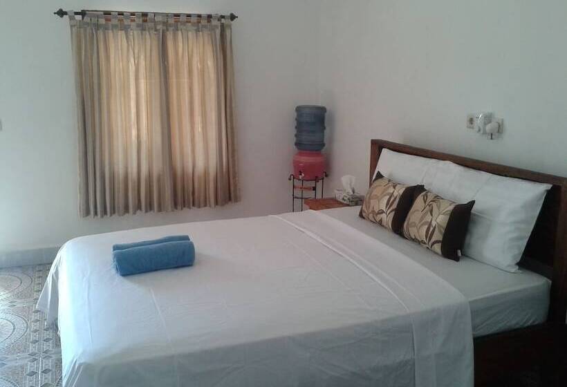 호텔 Putri Homestay