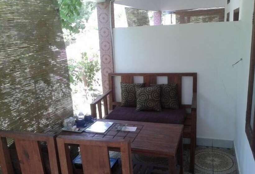 호텔 Putri Homestay