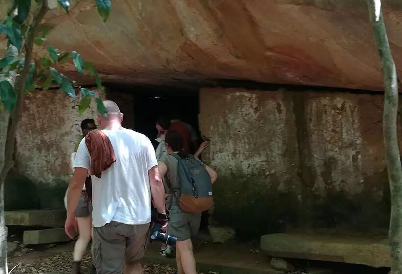 בית מלון כפרי Sisira Natural Lodge   Sigiriya