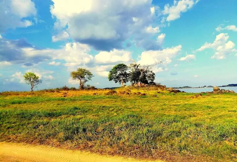 בית מלון כפרי Sisira Natural Lodge   Sigiriya