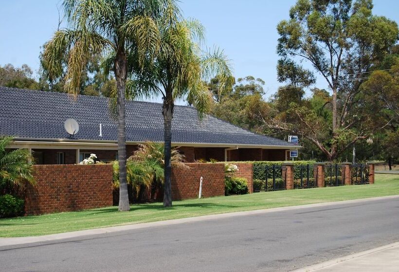 モーテル Sportsmans Motor Inn