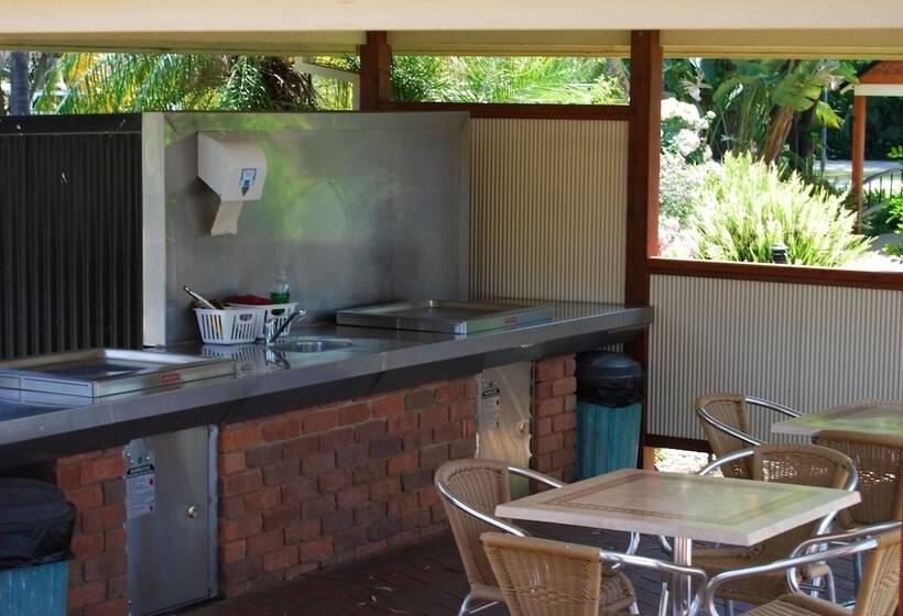 モーテル Sportsmans Motor Inn